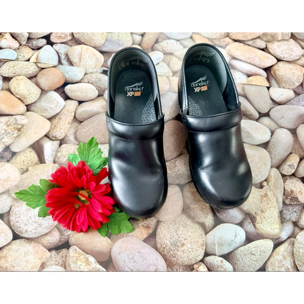 DANSKO BLACK CLOGS-SIZE 40